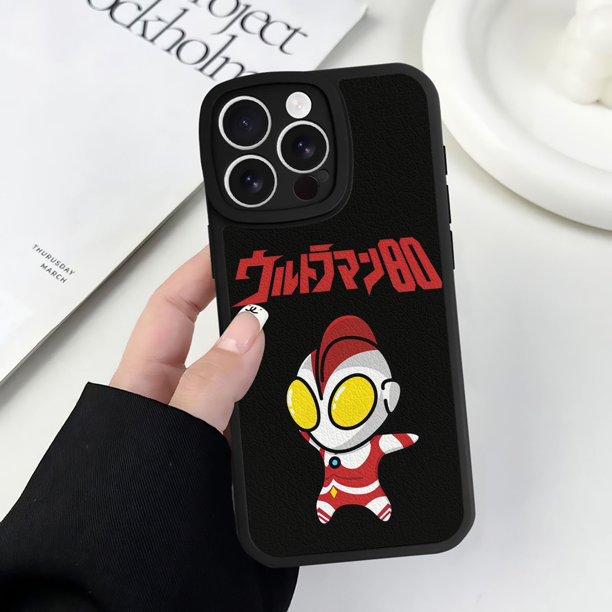 （画像用） ウルトラマン Ultraman 【iPhone 16シリーズ対応】シリコンスマホケース（レザー調） 材質：シリコン